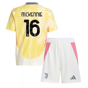 Juventus Weston McKennie #16 Dětské Venkovní dres komplet 2024-25 Krátký Rukáv (+ trenýrky)